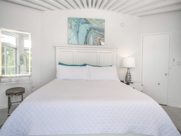 Islamorada Three Bedroom Home with Full Ocean View & Pool